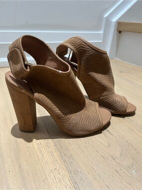 Aldo Perforated Slingback Block Heels in Tan